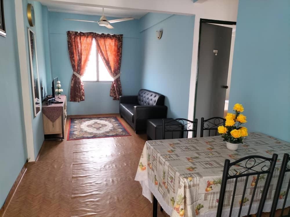 Khairul Homestay Pangsapuri Sutera Seberang Jaya Kampong Telok  Екстериор снимка